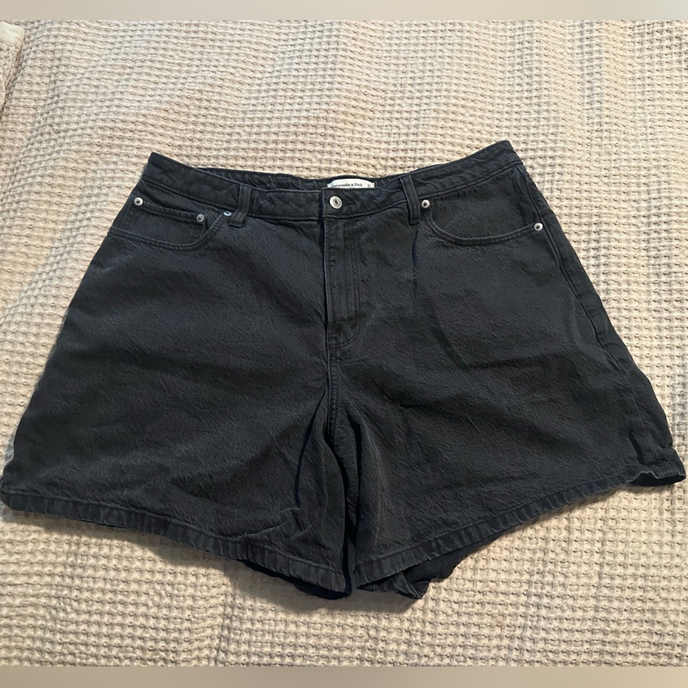 Abercrombie & Fitch high rise shorts